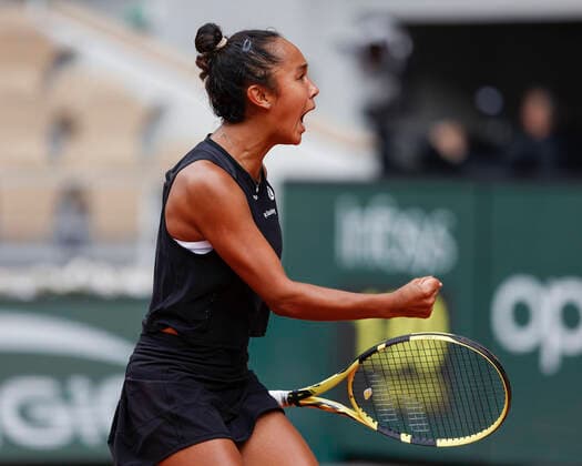 French Open 2022, Leylah Fernandez makes fist and cheers, jubilation, joy, emotion Tennis French Open 2022 Grand Slam ATP WTA ITF Roland Garros Paris France 27 May 2022 Copyright: xJuergenxHasenkopfx