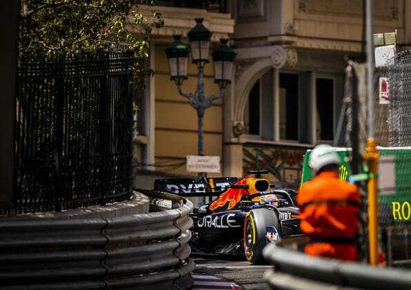 MONTE CARLO Max Verstappen Oracle Red Bull Racing on the streets of Monte Carlo during 1st practice for the F1 Grand Prix of Monaco at Circuit de Monaco on May 27, 2022 in Monte Carlo, Monaco REMKO DE WAAL F1 Grand Prix of Monaco practice 1 2022 xVIxANPxSportx xxANPxIVx 449395601 originalFilename: 449395601.jpg