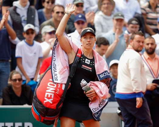 French Open 2022, Angelique Kerber waves and says goodbye to spectators, fans after defeat Tennis French Open 2022 Grand Slam ATP WTA ITF Roland Garros Paris France 27 May 2022 Copyright: xJuergenxHasenkopfx