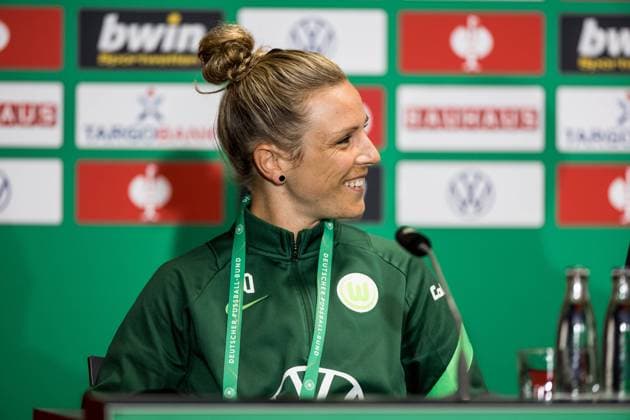 DFB Pokal Womens Final, Final Press Conference 27 05 2022 Svenja Huth 10, VfL Wolfsburg DFB Pokal Womens Final, Final Press Conference, Cologne, RheinenergieStadion DFB REGULATES PROHIBIT ANY USE OF PHOTOGRAPHS AS IMAGE SEQUENCES AND OR QUASI VIDEO Copyright: xBEAUTIFULxSPORTS Wunderlx