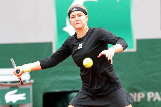 27th May 2022; Roland Garros, Paris, France: French Open Tennis tournament: Karolina Muchova in action against Amanda Anisimova (USA)  ActionPlus12393120 JonxBromley