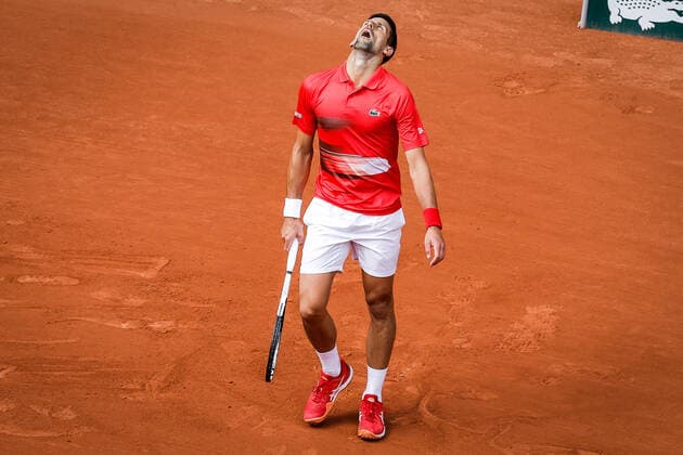 Sport Bilder des Tages May 27, 2022, Paris, France, France: Novak DJOKOVIC of Serbia looks dejected during the Day six of Roland-Garros 2022, French Open 2022, Grand Slam tennis tournament at the Roland-Garros stadium on May 27, 2022 in Paris, France. Paris France - ZUMAm308 20220527_zsp_m308_025 Copyright: xMatthieuxMirvillex