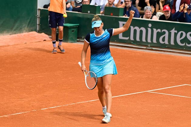 Attitude - Joie de Elise Mertens ( BEL ) TENNIS : Roland Garros 2022 - Internationaux de France - 27 05 2022 FedericoPestellini Panoramic 