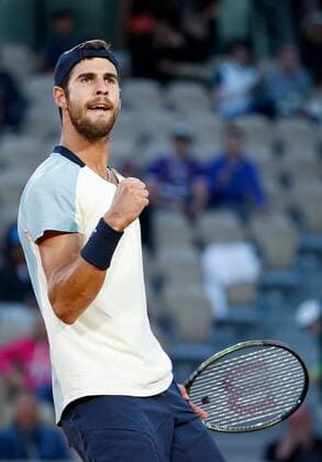 Mandatory Credit: Photo by Ella Ling Shutterstock (12956278do) Karen Khachanov of Russia celebrates French Open Tennis, Day 6, Roland Garros, Paris, France - 27 May 2022 French Open Tennis, Day 6, Roland Garros, Paris, France - 27 May 2022  Copyright: xEllaxLing Shutterstockx 12956278do