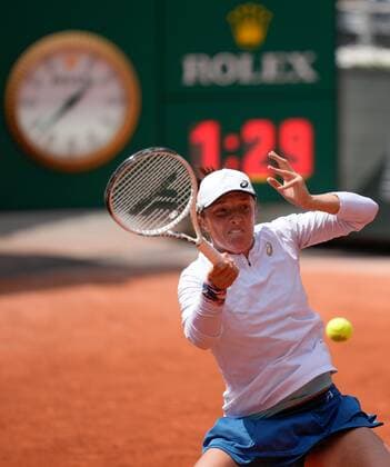 Mandatory Credit: Photo by Dave Shopland Shutterstock (12959957e) Iga Swiatek from Poland wins 3rd round match French Open Tennis, Day 7, Roland Garros, Paris, France - 28 May 2022 French Open Tennis, Day 7, Roland Garros, Paris, France - 28 May 2022  Copyright: xDavexShopland Shutterstockx 12959957e
