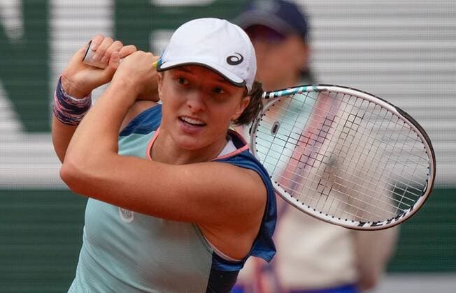 Mandatory Credit: Photo by Dave Shopland Shutterstock (12959957ar) Iga Swiatek from Poland wins 3rd round match French Open Tennis, Day 7, Roland Garros, Paris, France - 28 May 2022 French Open Tennis, Day 7, Roland Garros, Paris, France - 28 May 2022  Copyright: xDavexShopland Shutterstockx 12959957ar