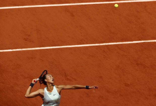 Mandatory Credit: Photo by Ella Ling Shutterstock (12956279ay) Qinwen Zheng of China in action French Open Tennis, Day 7, Roland Garros, Paris, France - 28 May 2022 French Open Tennis, Day 7, Roland Garros, Paris, France - 28 May 2022  Copyright: xEllaxLing Shutterstockx 12956279ay