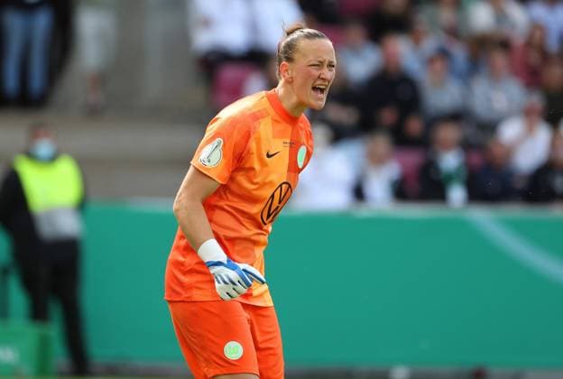 VfL vs 1 FFC Turbine Potsdam, DFB Pokalfinale women Cologne, 28 05 2022, FOOTBALL VfL Wolfsburg vs 1 FFC Turbine Potsdam, DFB Pokalfinale women, season 2021 22 goalkeeper Almuth Schult VfL Wolfsburg Cologne