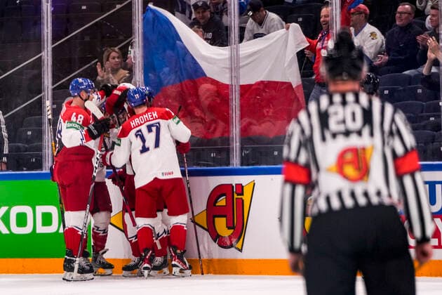 TAMPERE, FINLAND MAY 28 Czech Republic squad celebrates his goal during the 2022 IIHF Ice Hockey World Championship match between Canada and Czech Republic at Nokia Arena on May 28, 2022 in Tampere, Finland Tampere Nokia Arena Finland  Copyright: xJustPictures.ch JarixPestelaccix