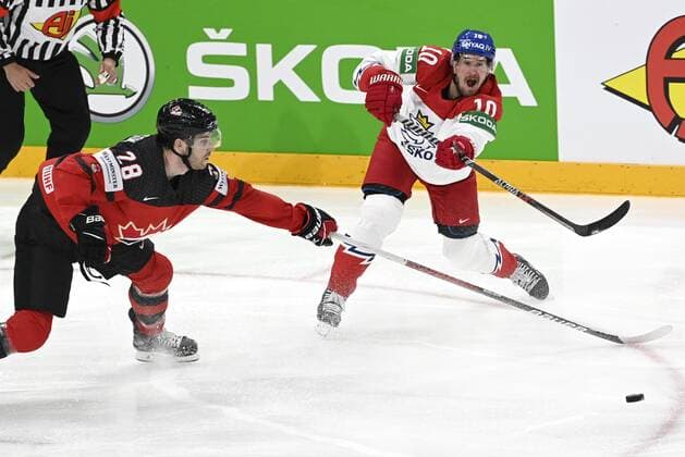 Damon Severson of Canada (L) and Roman Cervenka of Czech Republic during the 2022 IIHF Ice hockey, Eishockey World Championships semi-final match between Canada and Czech Republic in Tampere on May 28th, 2022. Tampere Finland LKFTJK20220528182532TGUW  Copyright: xEmmixKorhonenx