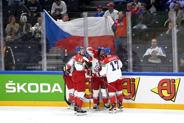 Players of Czech Republic celebrate their 0-1 goal by David Krejci during the 2022 IIHF Ice hockey, Eishockey World Championships semi-final match between Canada and Czech Republic in Tampere on May 28th, 2022 Tampere Finland LKFTJK20220528183315FCNP  Copyright: xEmmixKorhonenx