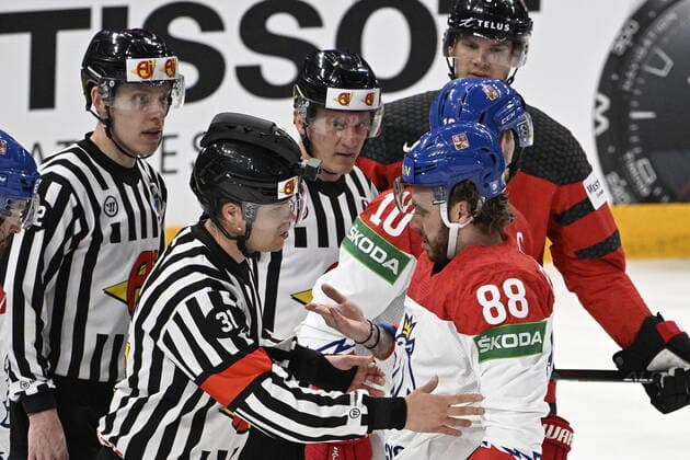 Czech David Pastrnak (right) speaks with referee during the 2022 IIHF Ice hockey, Eishockey World Championship, WM, Weltmeisterschaft semifinals match Czech Republic vs. Canada, Tampere, Finland, May 28, 2022. (CTKxPhoto MichalxKamaryt) CTKPhotoP2022052803918 