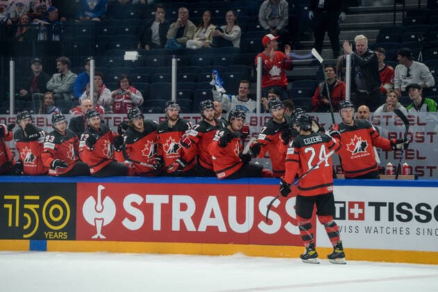 28 05 2022, Tampere, Nokia Arena, Canada v Czech Republic 2022 IIHF Ice Hockey World Championship, 24 Dylan Cozens Canada celebrate his 1 1 goal Tampere Nokia Arena Pirkanmaa Finland  Copyright: xJustPictures.ch AndreaxBrancax