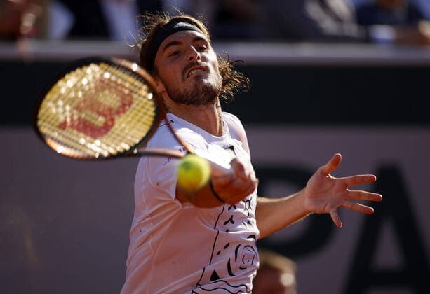 Mandatory Credit: Photo by Ella Ling Shutterstock (12956279bv) Stefanos Tsitsipas of Greece in action French Open Tennis, Day 7, Roland Garros, Paris, France - 28 May 2022 French Open Tennis, Day 7, Roland Garros, Paris, France - 28 May 2022  Copyright: xEllaxLing Shutterstockx 12956279bv