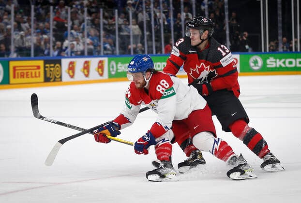 David Pastrnak 88 of Czech Republic and Matt Barzal 13 of Canada during the 2022 IIHF Ice hockey, Eishockey World Championship, WM, Weltmeisterschaft match between Canada and Czech Republic at the Nokia Arena on 28. May 2022 in Tampere, Finland. (Kalle Parkkinen Newspix24)  Copyright: xKallexParkkinenx np2428452202034