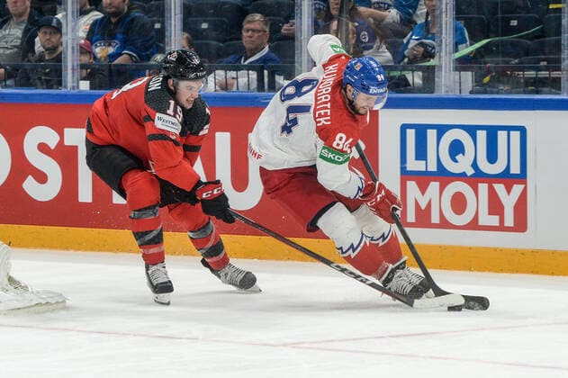 28 05 2022, Tampere, Nokia Arena, Canada v Czech Republic 2022 IIHF Ice Hockey World Championship, 84 Tomas Kundratek Czech Republic against 19 Drake Batherson Canada Tampere Nokia Arena Pirkanmaa Finland  Copyright: xJustPictures.ch AndreaxBrancax