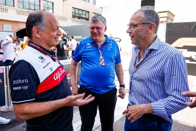 Frederic Vasseur FRA, Alfa Romeo F1 Team ORLEN , Otmar Szafnauer ROU, BWT Alpine F1 Team , Stefano Domenicali ITA, President CEO of Formula 1 Group , F1 Grand Prix of Monaco at Circuit de Monaco on May 28, 2022 in Monte Carlo, Monaco Photo by HOCH ZWEI Monte Carlo Monaco