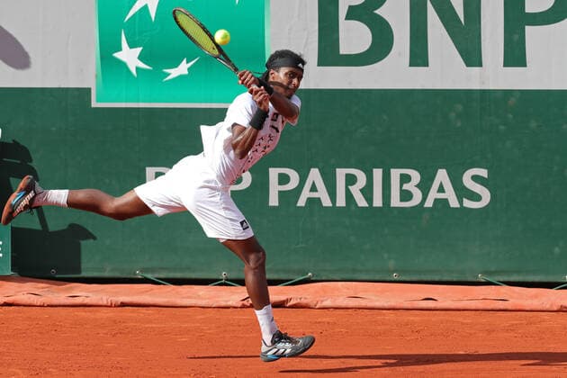 28th May 2022; Roland Garros, Paris, France: French Open Tennis tournament: Mikael Ymer (SWE) in action against Stefano Tsitsipas (GRE)  ActionPlus12393925 JonxBromley