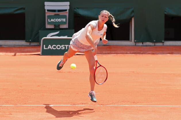 28th May 2022; Roland Garros, Paris, France: French Open Tennis tournament: Camila Giorgi (ITA) serves to Aryna Sabalenka  ActionPlus12393966 JonxBromley