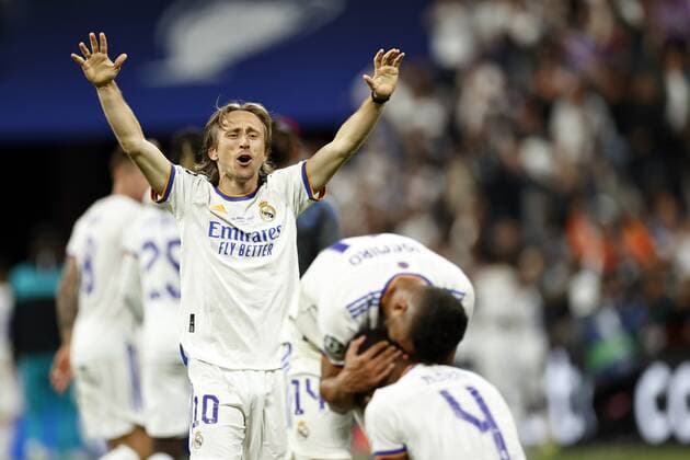 PARIS Luka Modric of Real Madrid celebrate during the UEFA Champions League final match between Liverpool FC and Real Madrid at Stade de Franc on May 28, 2022 in Paris, France ANP DUTCH HEIGHT MAURICE VAN STONE UEFA Champions League final 2021 2022 xVIxANPxSportx xMauricexvanxSteenxIVx 449472340 originalFilename: 449472340.jpg