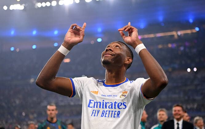 Football CHL FINALE 2021 2022 Final in Paris 28 05 2022 FC Liverpool Real Madrid David Alaba Real Madrid rejoices over the victory of the Champions League
