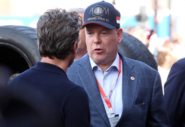 Formel 1, GP von Monaco, Albert und Charlene von Monaco zu Gast May 28, 2022, Munich, Bavaria, Unspecified: MONTE-CARLO, MONACO - MAY 28: Prince Albert II of Monaco talking to actor Patrick Dempsey in pit lane during the F1 Grand Prix of Monaco at circuit de Monaco on May 28, 2022 in Monte-Carli, Monaco. Munich Unspecified - ZUMAa283 20220528_zsa_a283_143 Copyright: xATPImagesx