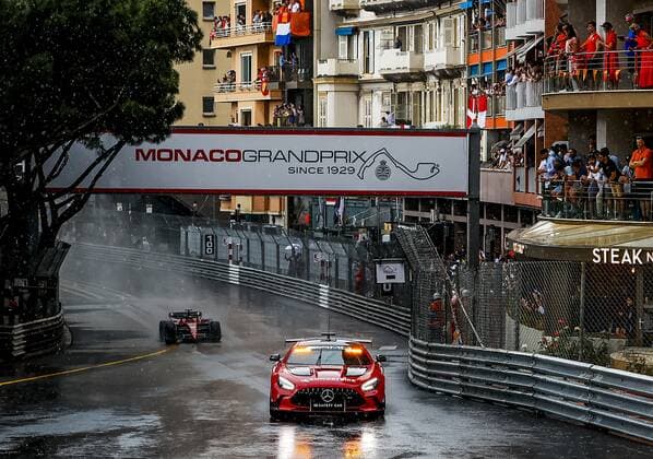 MONTE CARLO The safety car and Charles Leclerc 16 with the Ferrari during the formation lap of the F1 Grand Prix of Monaco at Circuit de Monaco on May 29, 2022 in Monte Carlo, Monaco REMKO DE WAAL F1 Grand Prix of Monaco, RACE 2022 xVIxANPxSportx xxANPxIVx 449505288 originalFilename: 449505288.jpg