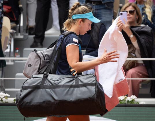 Belgian Elise Mertens looks dejected after losing a tennis match against American Gauff, in the women s fourth round at the Roland Garros French Open tennis tournament, in Paris, France, Sunday 29 May 2022. This year s tournament takes place from 22 May to 5 June. BENOITxDOPPAGNE  x35607084x