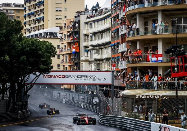 MONTE CARLO Carlos Sainz 55 with the Ferrari, Sergio Perez 11 with the Oracle Red Bull Racing RB18 Honda and Max Verstappen 1 with the Oracle Red Bull Racing RB18 Honda with the Ferrari during the F1 Grand Prix of Monaco at Circuit de Monaco on May 29, 2022 in Monte Carlo, Monaco REMKO DE WAAL F1 Grand Prix of Monaco, RACE 2022 xVIxANPxSportx xxANPxIVx 449507404 originalFilename: 449507404.jpg