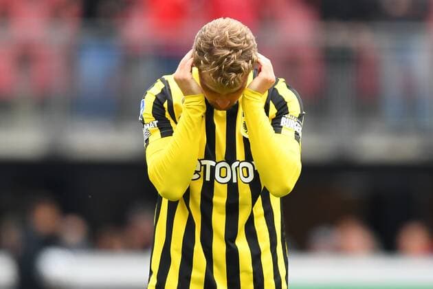 Sport Bilder des Tages Fußball, Playoffs Eredivisie, AZ Alkmaar - Vitesse Arnheim ALKMAAR, AFAS Stadion, 29-05-2022, Dutch Eredivisie, play off, football, season 2021 2022, during the match AZ - Vitesse (play off), Vitesse player Nikolai Frederiksen AZ - Vitesse (play off)  x16852795x Copyright: