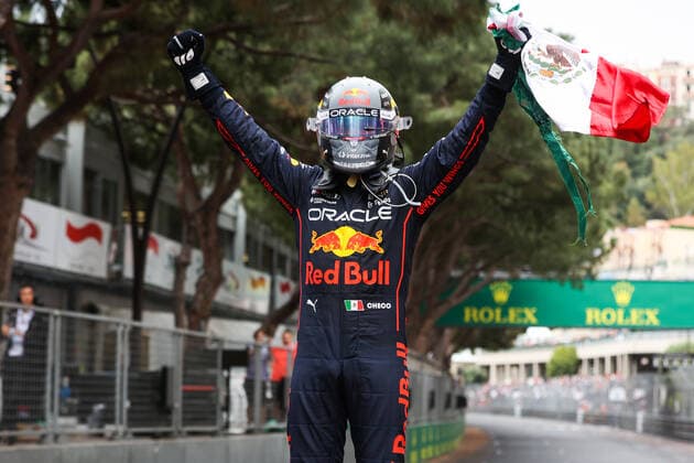 PEREZ Sergio (mex), Red Bull Racing RB18, portrait during the Formula 1 Grand Prix de Monaco 2022, 7th round of the 2022 FIA Formula One World Championship, WM, Weltmeisterschaft on the Circuit de Monaco, from May 27 to 29, 2022 in Monte-Carlo, Monaco - F1 - MONACO GRAND PRIX 2022 - Race DPPI Panoramic  00122019_AV6_1658