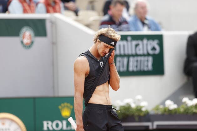 29 05 2022, Tennis, French Open 2022 Roland Garros, FRA, Paris, Roland Garros picture v li Alexander Zverev GER Copyright: HMBxMedia AntonioxBorga
