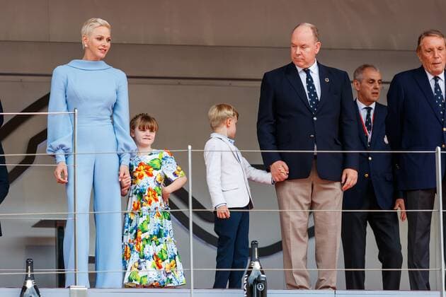 Charlene of Monaco with children Gabriella of Monaco, Jacques of Monaco and Albert of Monaco, Monaco Grand Prix 2022, Motorsport, Formula 1, 29 05 2022 Monaco Grand Prix 2022, Motorsport, Formula 1, 29 05 2022 Copyright: xEibner-Pressefoto AlexanderxNeisx EP_ANS