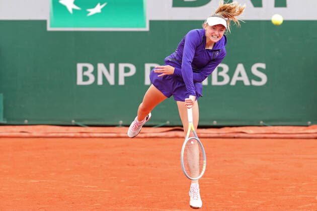 29th May 2022; Roland Garros, Paris, France: French Open Tennis tournament: Aliaksandra Sasnovich serves to Martina Trevisan (ITA)  ActionPlus12394603 JonxBromley