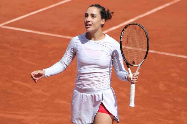29th May 2022; Roland Garros, Paris, France: French Open Tennis tournament: Martina Trevisan (ITA) looks to her coach for help during her match with Aliaksandra Sasnovich  ActionPlus12394605 JonxBromley