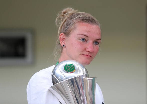 VfL Wolfsburg women, city hall reception Wolfsburg, The German womens soccer champion VfL Wolfsburg and DFB Cup winner 2022 has been received on a stage in front of the city hall in Wolfsburg on 29 05 20022 Alexandra Popp VfL Wolfsburg Wolfsburg