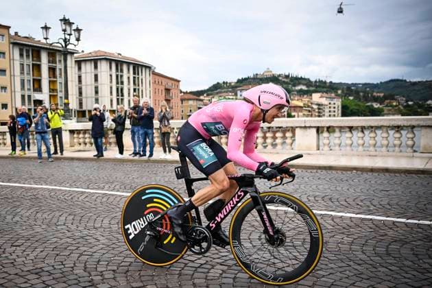 Photo Fabio Ferrari LaPresse May 29, 2022 Verona, Italy Cycling Giro d Italia 2022 - 105th edition - stage 21- Verona (Cronometro delle Colline Veronesi) - Individual time trial In the pic: HINDLEY Jai (BORA - HANSGROHE)winner of giro d italia Foto Fabio Ferrari LaPresse 29 Maggio 2022 Verona, Italia sport ciclismo Giro d Italia 2022 - edizione 105 - tappa 21- Gara cronometro individuale Verona (Cronometro delle Colline Veronesi) - Nella foto: HINDLEY Jai (BORA - HANSGROHE) voncitore giro d italia Photo Fabio Ferrari LaPresse May 29, 2022 Verona, Italy sport Cycling Giro d Italia 2022 - 105th edition - stage 21- Verona (Cronometro delle Colline Veronesi) - Individual time trial In the pic: HINDLEY Jai (BORA - HANSGROHE)winner of giro d italia  Copyright: xFabioxFerrari LaPressex