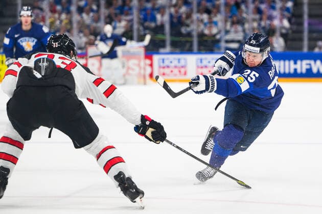 220529 Toni Rajala of Finland during the 2022 IIHF Ice Hockey World Championship gold medal game between Finland and Canada on May 29, 2022 in Tampere Photo Maxim Thore BILDBYRAN kod MT MT0408 ishockey ice hockey ishockey vm iihf ice hockey world championship finland kanada canada bbeng,  Copyright: MAXIMxTHORE BB220529MT092