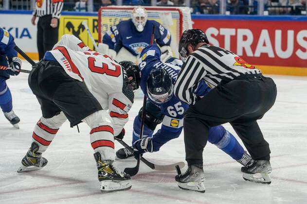 29 05 2022, Tampere, Nokia Arena, Finland v Canada 2022 IIHF Ice Hockey World Championship, 13 Matt Barzal Canada against 65 Sakari Manninen Finland Tampere Nokia Arena Pirkanmaa Finland  Copyright: xJustPictures.ch AndreaxBrancax