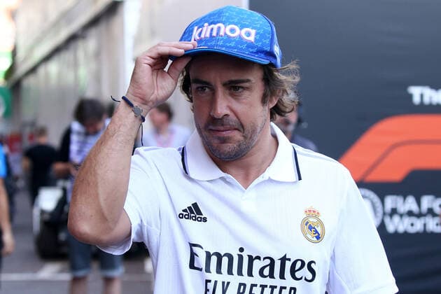 Monaco , Monte Carlo, 29 05 2022, Circuit de Monaco, Formula 1 Monaco Grand Prix 2022 Race, Fernando Alonso Alpine F1 looks on Photo EU Images Monte Carlo Circuit de Monaco Monaco  eu-images-577