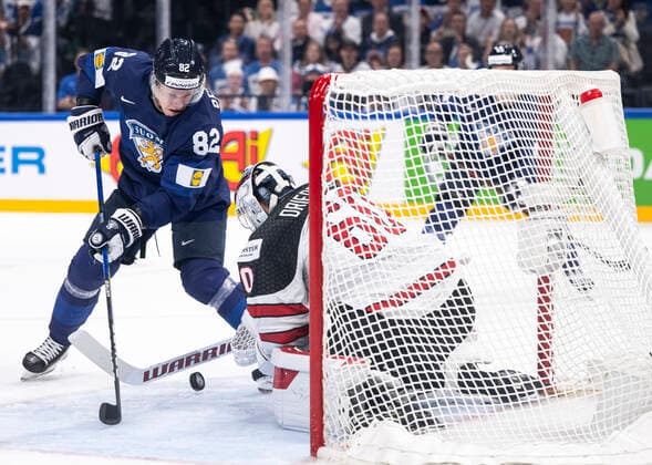 220529 Harri Pesonen of Finland during the 2022 IIHF Ice Hockey World Championship gold medal game between Finland and Canada on May 29, 2022 in Tampere Photo Maxim ThorÃ BILDBYRAN kod MT MT0408 ishockey ice hockey ishockey vm iihf ice hockey world championship finland kanada canada bbeng,  Copyright: MAXIMxTHORE BB220529MT109