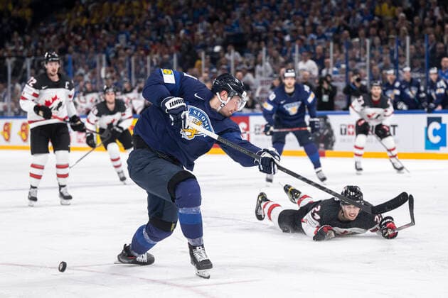220529 Juho Lammikko of Finland during the 2022 IIHF Ice Hockey World Championship gold medal game between Finland and Canada on May 29, 2022 in Tampere Photo Maxim ThorÃ BILDBYRAN kod MT MT0408 ishockey ice hockey ishockey vm iihf ice hockey world championship finland kanada canada bbeng,  Copyright: MAXIMxTHORE BB220529MT110