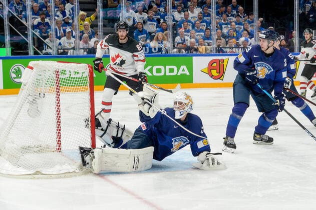 29 05 2022, Tampere, Nokia Arena, Finland v Canada 2022 IIHF Ice Hockey World Championship, Canada scores the 0 1 goal Tampere Nokia Arena Pirkanmaa Finland  Copyright: xJustPictures.ch AndreaxBrancax