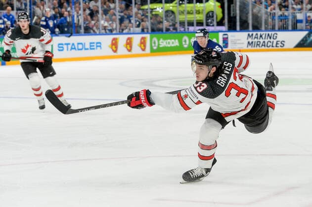 29 05 2022, Tampere, Nokia Arena, Finland v Canada 2022 IIHF Ice Hockey World Championship, 33 Ryan Graves Canada Tampere Nokia Arena Pirkanmaa Finland  Copyright: xJustPictures.ch AndreaxBrancax
