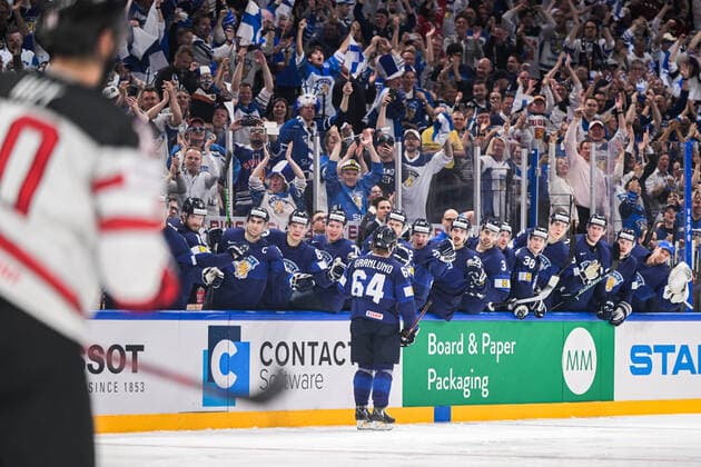 220529 Mikael Granlund of Finland celebrates after 1 1 during the 2022 IIHF Ice Hockey World Championship gold medal game between Finland and Canada on May 29, 2022 in Tampere Photo Maxim Thore BILDBYRAN kod MT MT0408 ishockey ice hockey ishockey vm iihf ice hockey world championship finland kanada canada bbeng celebration jubel,  Copyright: MAXIMxTHORE BB220529MT121