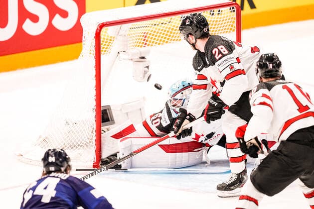 TAMPERE, FINLAND MAY 29 Mikael Granlund of Finland scores his goal against goalkeeper Chris Driedger of Canada during the 2022 IIHF Ice Hockey World Championship match between Finland and Canada at Nokia Arena on May 29, 2022 in Tampere, Finland Tampere Nokia Arena Finland  Copyright: xJustPictures.ch JarixPestelaccix