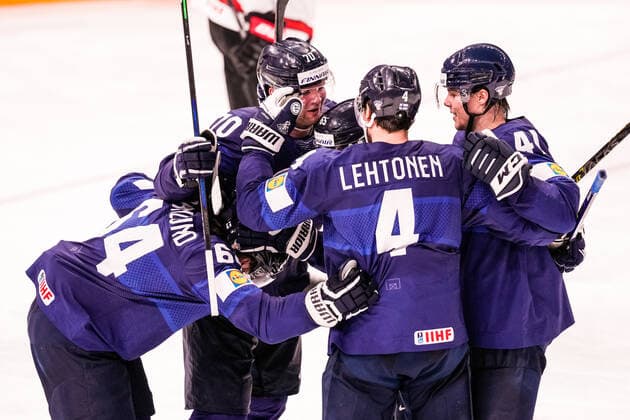 TAMPERE, FINLAND MAY 29 Mikael Granlund of Finland L celebrates his goal with teammates during the 2022 IIHF Ice Hockey World Championship match between Finland and Canada at Nokia Arena on May 29, 2022 in Tampere, Finland Tampere Nokia Arena Finland  Copyright: xJustPictures.ch JarixPestelaccix