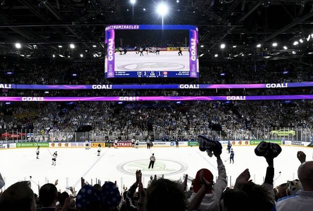 Eishockey, WM Finale, Finnland - Kanada Audience cheers after Joel Armia s 3-1 goal during the 2022 IIHF Ice hockey, Eishockey World Championships final match between Finland and Canada in Tampere, on May 29th, 2022. Tampere Finland LKFTJK20220529222749POTP  Copyright: xEmmixKorhonenx