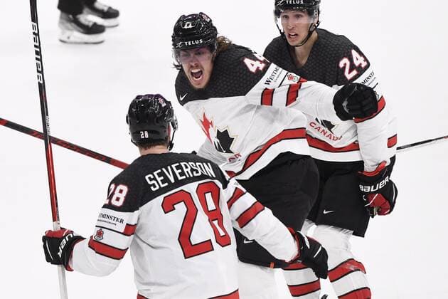 Eishockey, WM Finale, Finnland - Kanada Max Comtois (44) celebrates with team mates after scoring 3-3 goal during the 2022 IIHF Ice hockey, Eishockey World Championships final match between Finland and Canada in Tampere, on May 29th, 2022. Tampere Finland LKFTJK20220529223531NSDG  Copyright: xJussixNukarix