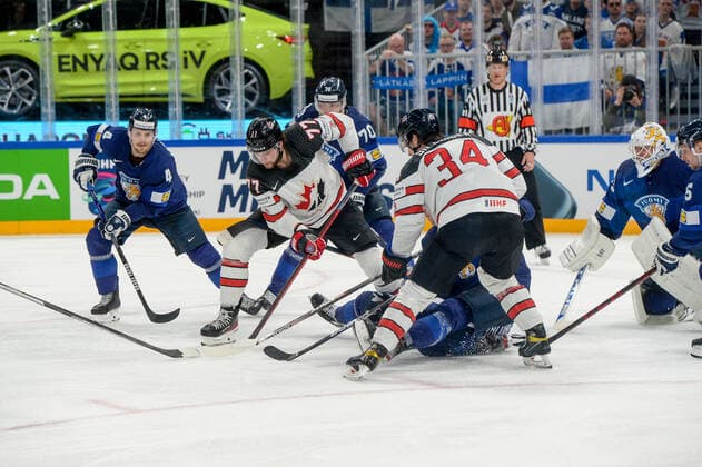 29 05 2022, Tampere, Nokia Arena, Finland v Canada 2022 IIHF Ice Hockey World Championship, 77 Josh Anderson Canada , 34 Cole Sillinger Canada Tampere Nokia Arena Pirkanmaa Finland  Copyright: xJustPictures.ch AndreaxBrancax